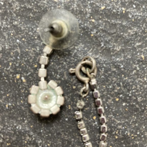 Pretty rhinestone pair of necklace and earrings - Picture 3 of 3